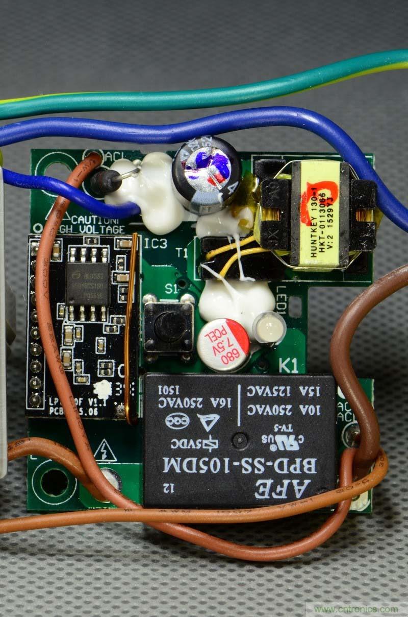 航嘉智能插线板拆解评测:看老牌机电如何”秒杀“后起之秀