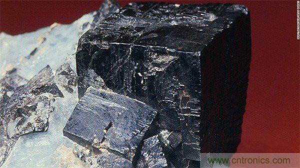 此光伏电池脑洞大开，黑科技逆袭成黑马