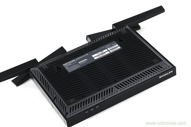 无线性能很野蛮的上网“指挥官”——网件R8500