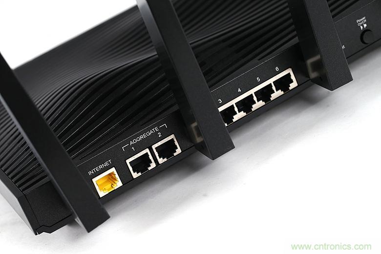 无线性能很野蛮的上网“指挥官”——网件R8500