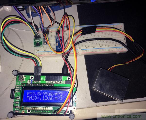 不用专业设备，用树莓派就能玩一把室内环境监测！