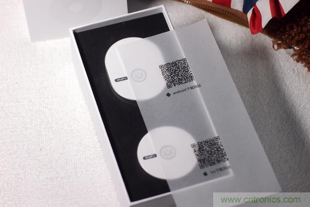 路由器也跟风玩分体设计，你咋不上天呢？