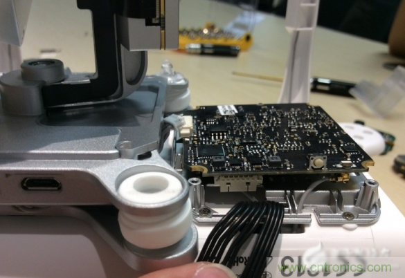 真飞机拆不着，那就来拆拆无人机“鼻祖”大疆吧！