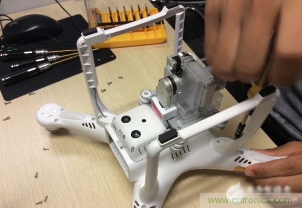 真飞机拆不着，那就来拆拆无人机“鼻祖”大疆吧！