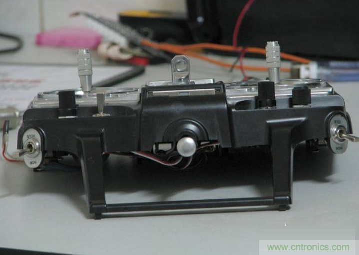 无人机 DIY 制作全过程，酷得不要不要的！