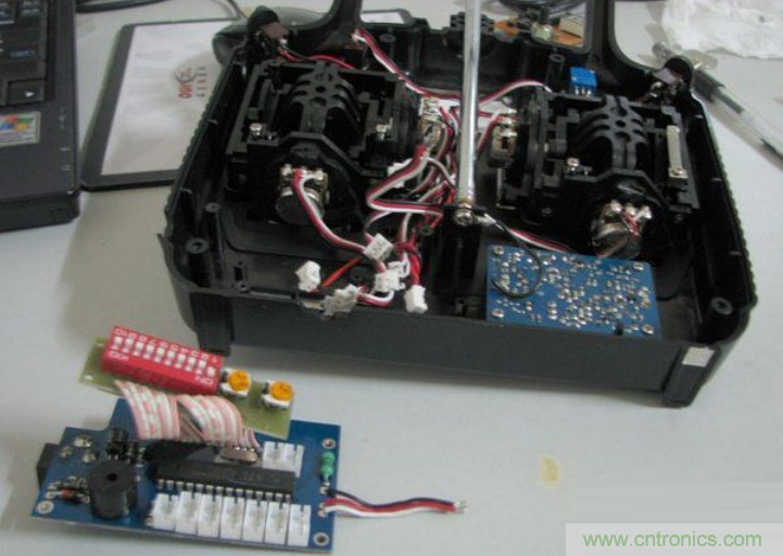 无人机 DIY 制作全过程，酷得不要不要的！