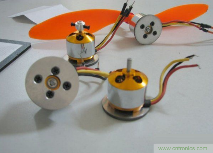 无人机 DIY 制作全过程，酷得不要不要的！