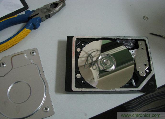 无人机 DIY 制作全过程，酷得不要不要的！