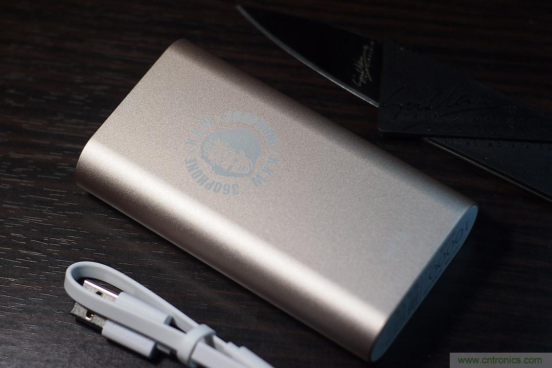 移动电源也玩双引擎？快到你想象不到