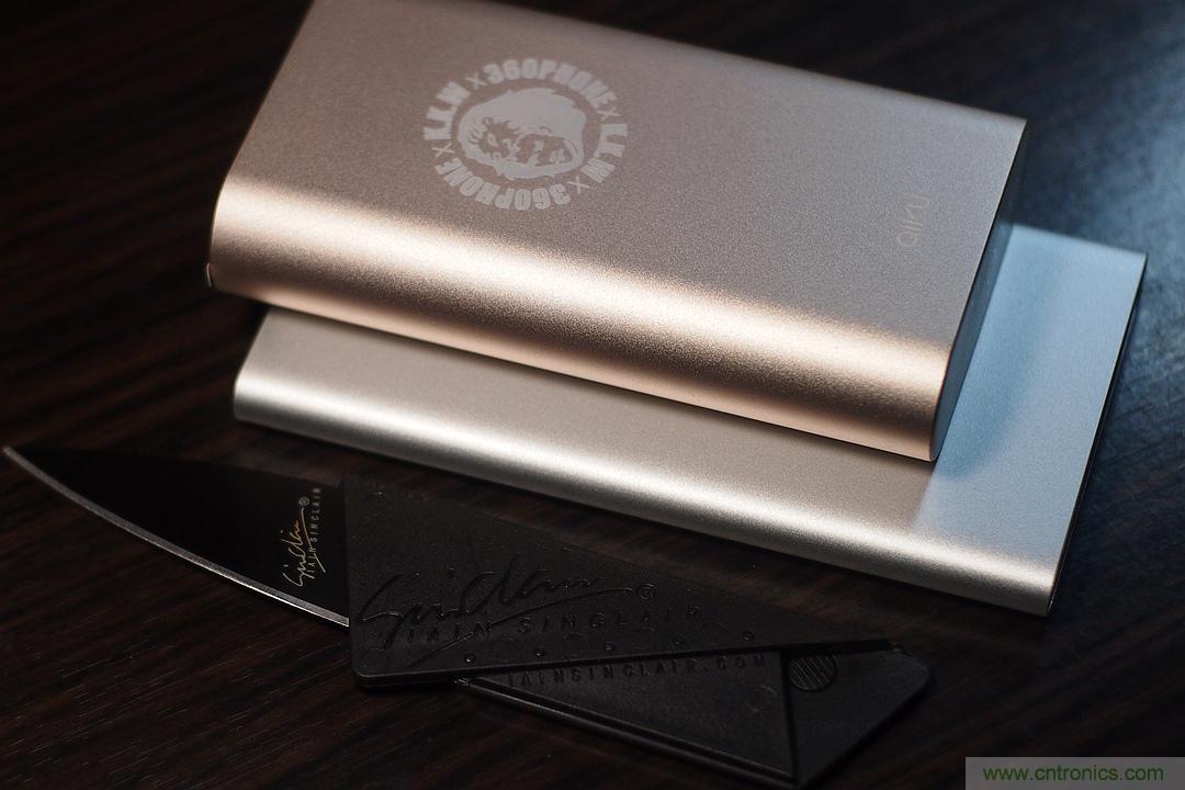 移动电源也玩双引擎？快到你想象不到