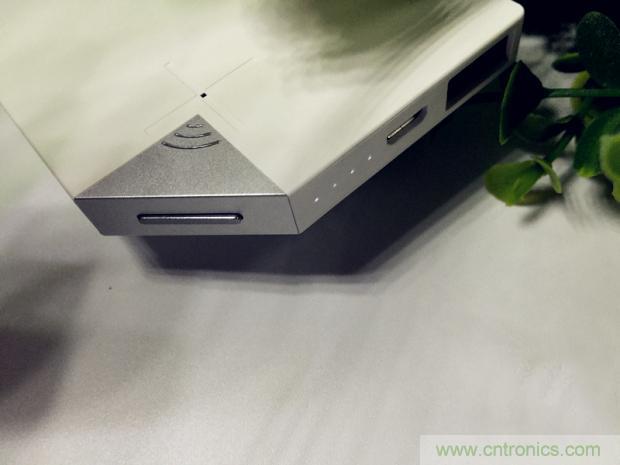 长虹流云智能电源，集“充电”+“存储”于一身