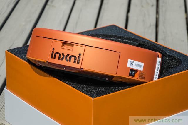 智能导航扫地机器人，以内更靠谱！