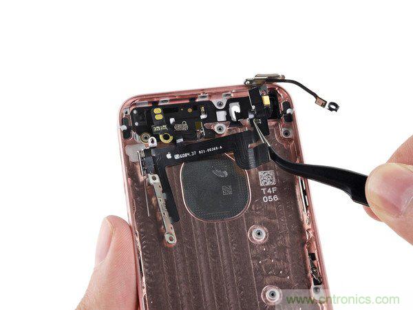 有什么地方没有变？iPhone SE真机拆解