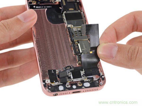 有什么地方没有变？iPhone SE真机拆解