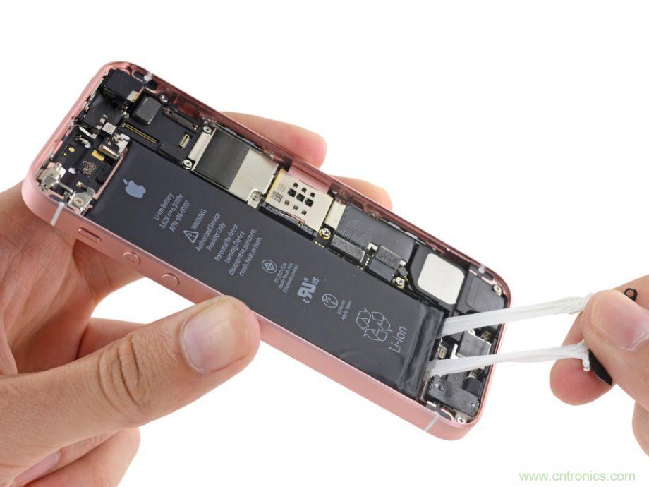 有什么地方没有变？iPhone SE真机拆解