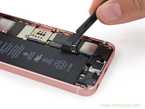 有什么地方没有变？iPhone SE真机拆解