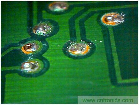 (多图) 图文并茂:在家制作高质量双面PCB板