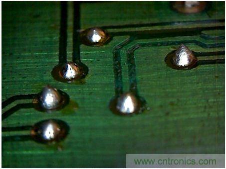 (多图) 图文并茂:在家制作高质量双面PCB板