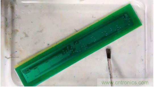 (多图) 图文并茂:在家制作高质量双面PCB板