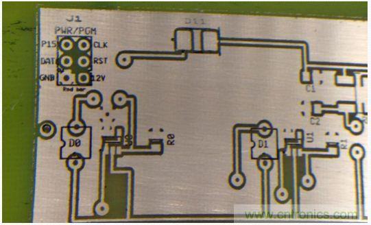 (多图) 图文并茂:在家制作高质量双面PCB板