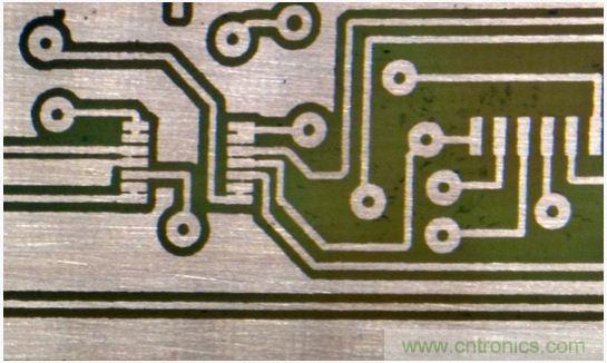 (多图) 图文并茂:在家制作高质量双面PCB板