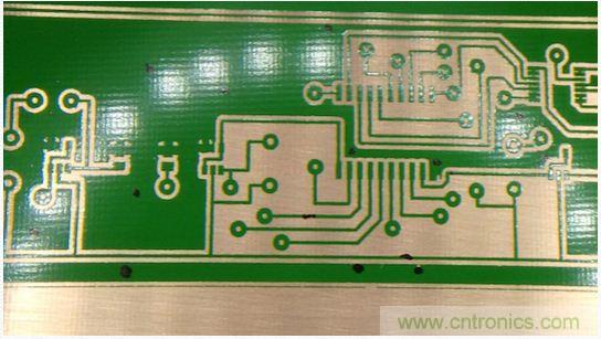(多图) 图文并茂:在家制作高质量双面PCB板