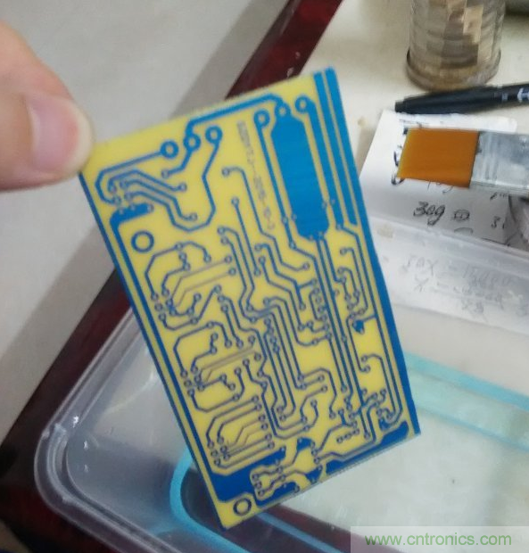 尝试了四次PCB制作， 最后一发算是成功了