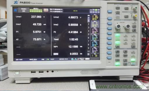 “疯7”手机充电实测：为何沿用传统充电模式？