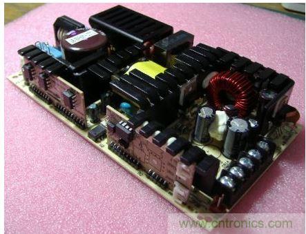 电源?？? width=