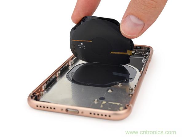 iPhone 8首拆：无线充电版本的iPhone 7？