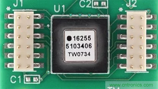 走直线很难吗？陀螺仪表示，少了它机器人连直线都走不了