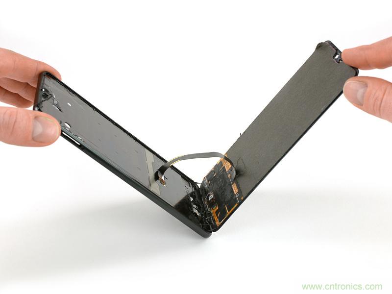 拆解华为P20 Pro:后置三摄都有硬件级光学防抖