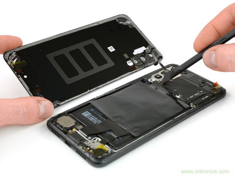 拆解华为P20 Pro:后置三摄都有硬件级光学防抖