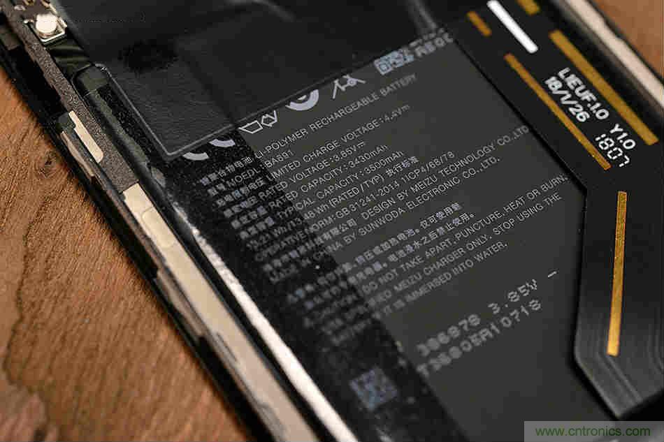拆解魅族15 Plus：玩转了新概念，但其工艺究竟如何？