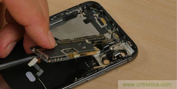 拆解iPhone XS：发现7纳米工艺的奥秘