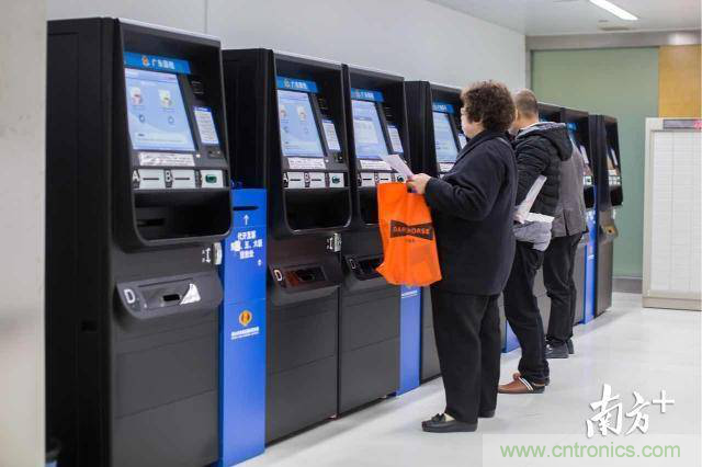 探路政务办事柜台“无人化”，引领“互联网+政务”革新