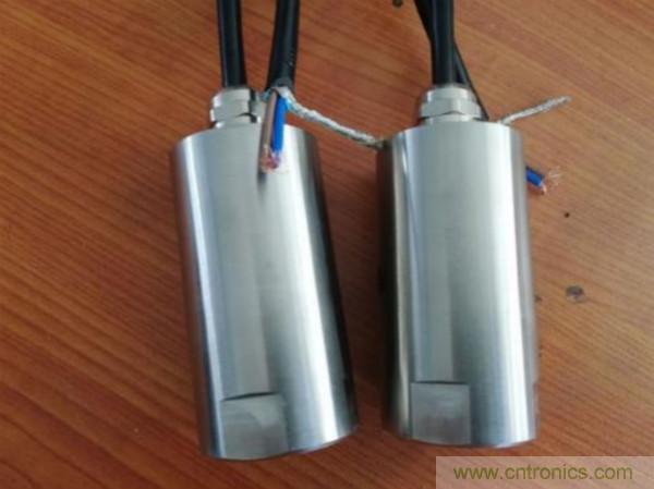 振动传感器的机电变换原理？主要的分类有哪些？