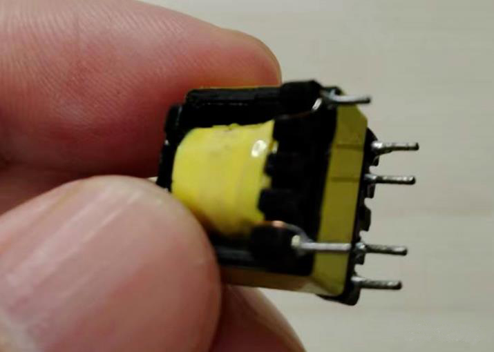 如何利用示波器快速判断变压器的同名端和异名端？