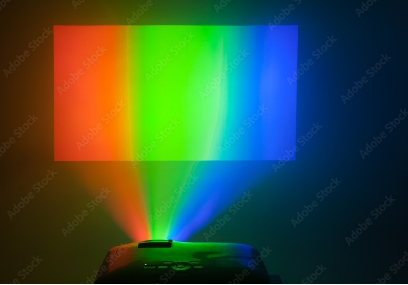 如何在实时电机控制系统中实现高效、可靠且准确的驱动